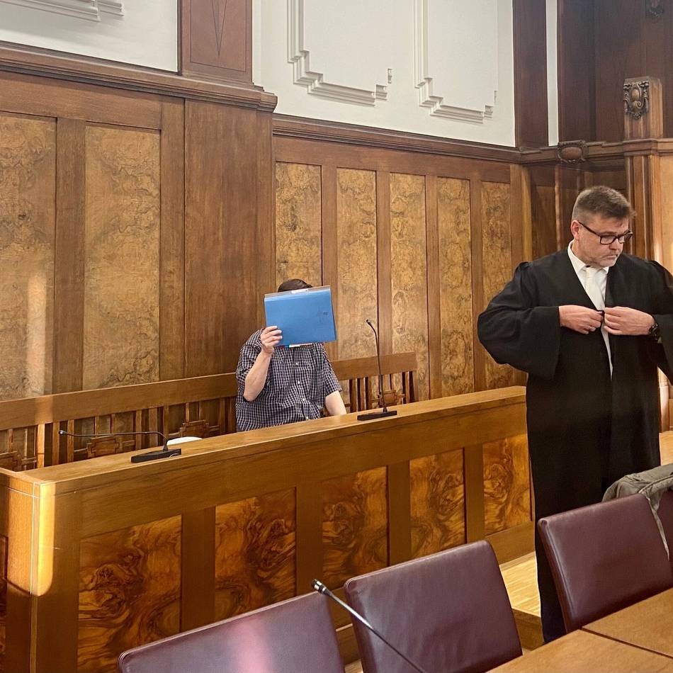 Missbrauchsprozess in Duisburg: „Ich sollte immer Schulmädchenröcke anziehen“