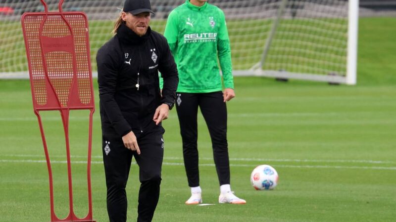 Ohne Nationalspieler am Dienstag: Borussia-Trainer Polanski muss noch auf erste Rückkehrer warten