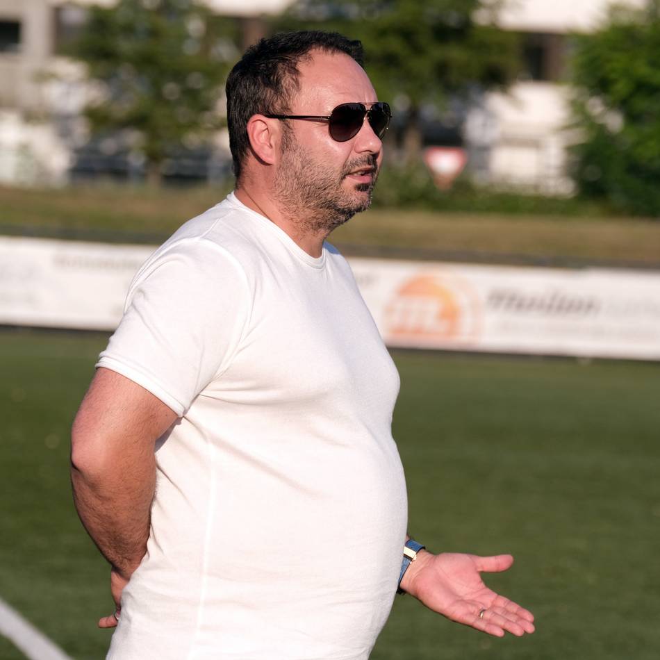 Bezirksliga-Derby in Langenfeld: HSV-Trainer findet: „Für uns war das eine Pflichtaufgabe“