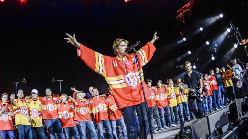 Gemeinsames Sondertrikot zum 90. Geburtstag: Die Toten Hosen helfen der Düsseldorfer EG einmal mehr