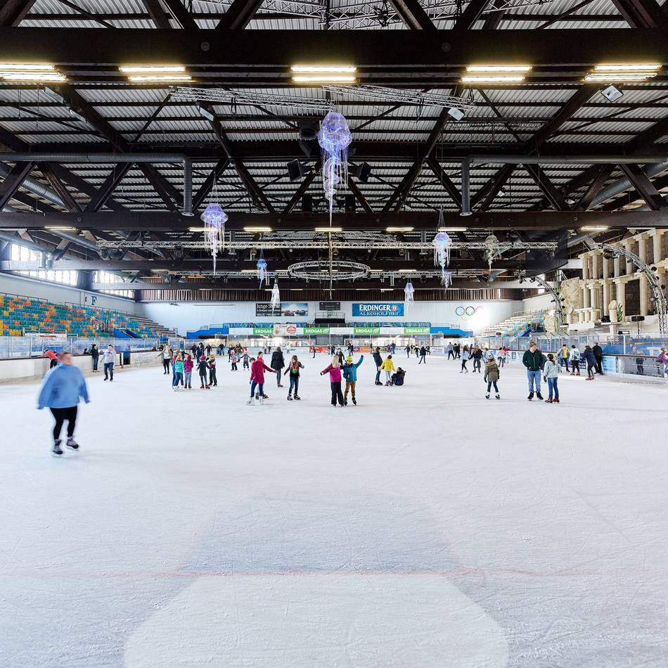 Wintervergnügen im Kreis Viersen: Grefrath startet in die Eislaufsaison