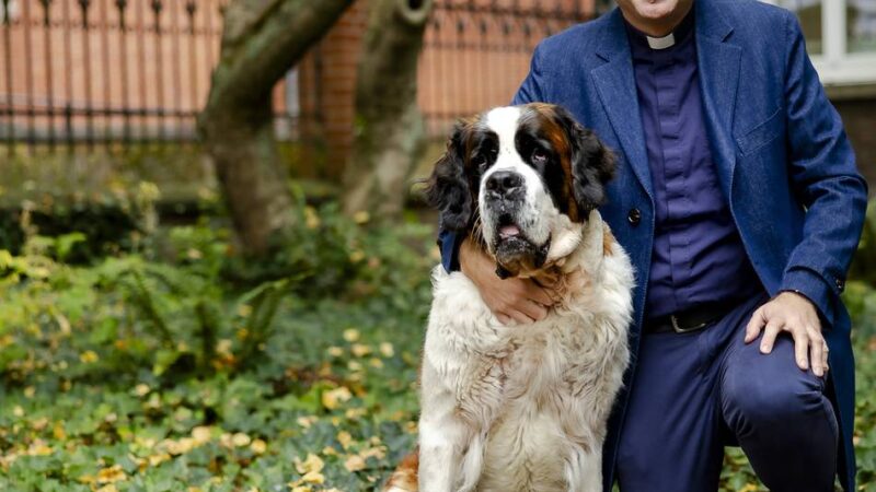 Gebürtiger Leverkusener:  Der Pfarrer mit dem Hund