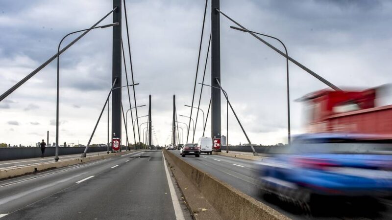 Theodor-Heuss-Brücke und A59: Staus und viel Geduld – so lief der Tag der Sperrungen in Düsseldorf