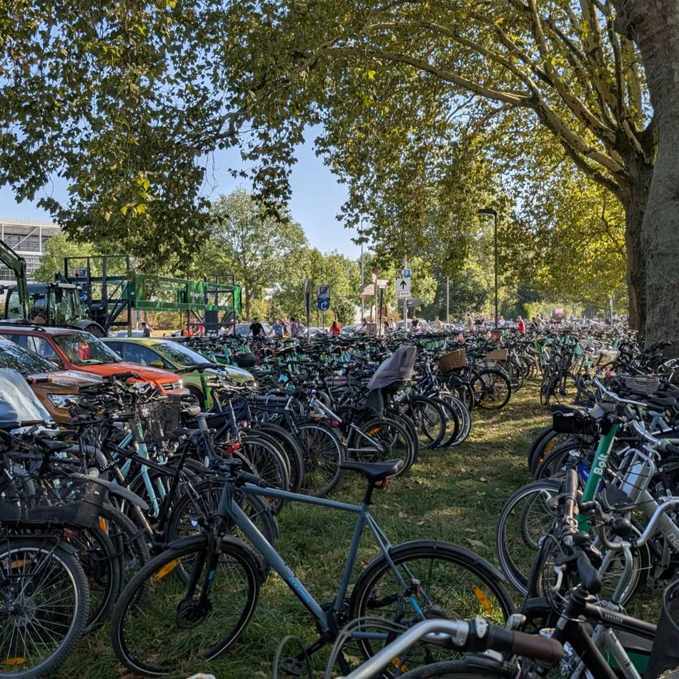 Es kam zu immer mehr Fällen: Fahrraddiebstähle bei Fortuna-Heimspielen – Zivilbeamte erwischen Täter