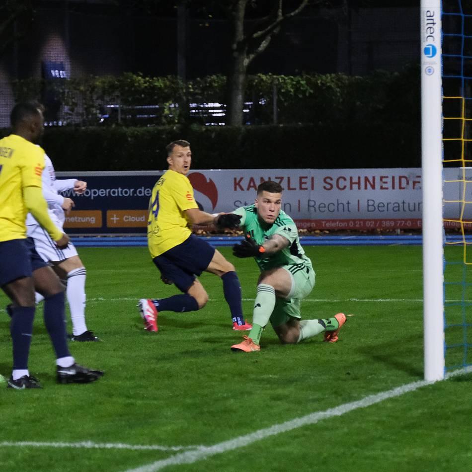 Sport aus Meerbusch: FCB kommt bei Spitzenreiter unter die Räder