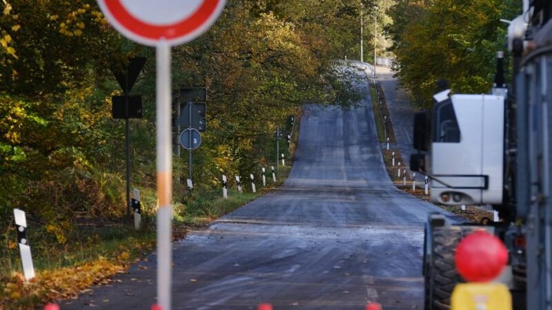 Verkehr kann wieder rollen: Fahrbahnsanierung auf der K31 abgeschlossen