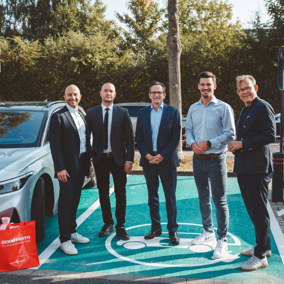 Mobilität in Mönchengladbach: NEW und Schaffrath nehmen neue E-Ladesäulen in Betrieb