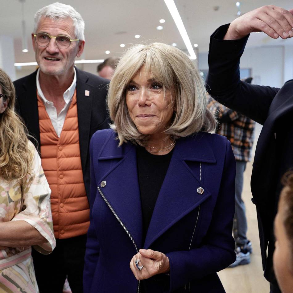 Zehn Beschuldigten drohen Haftstrafen: Prozess um Trans-Gerüchte über Brigitte Macron gestartet