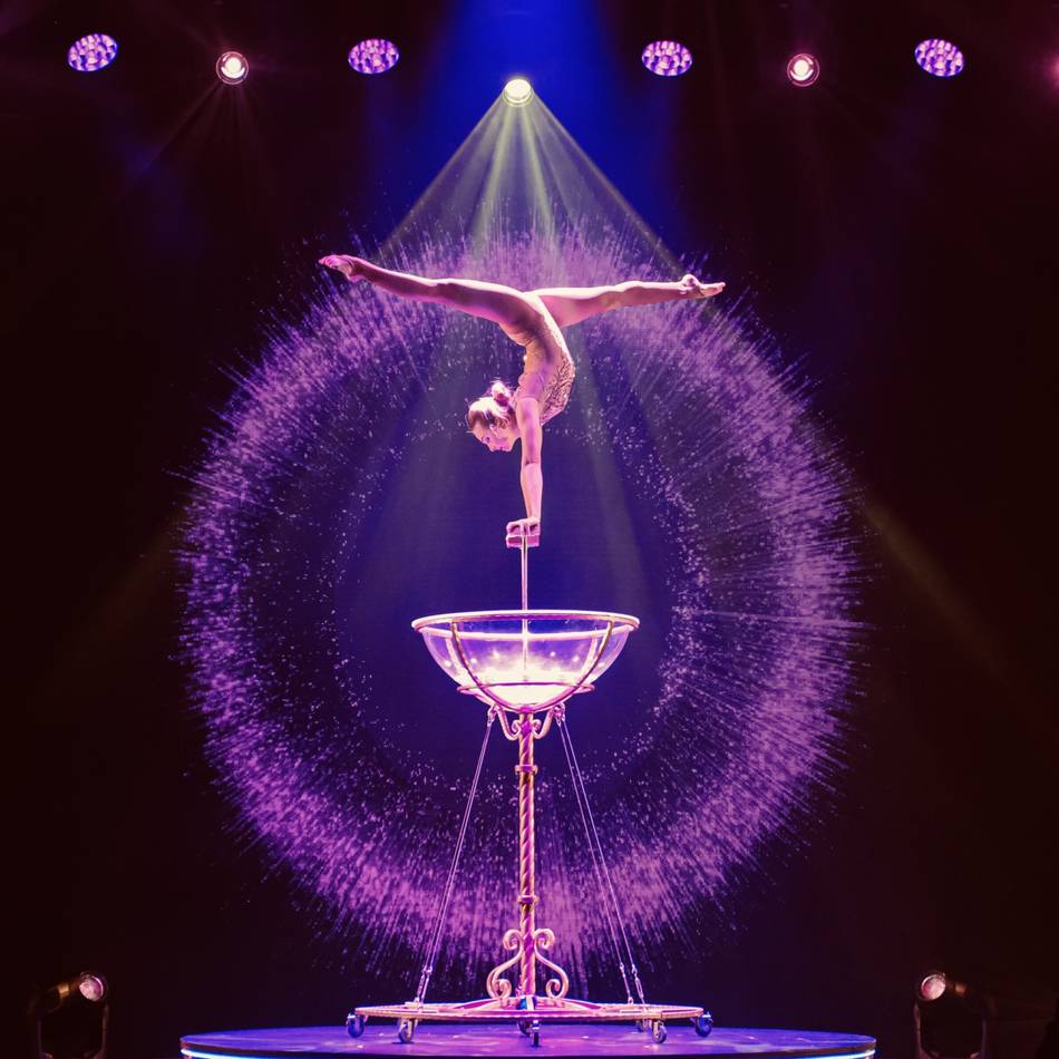 Vorpremiere in Düsseldorf: Das Apollo wird für die neue Show „Extravaganza“ zur Flüsterkneipe