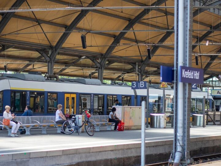 Ausfälle und Verspätungen beim RE10: Scheibe beim Niersexpress gerissen – Lage bei den Zügen bleibt angespannt