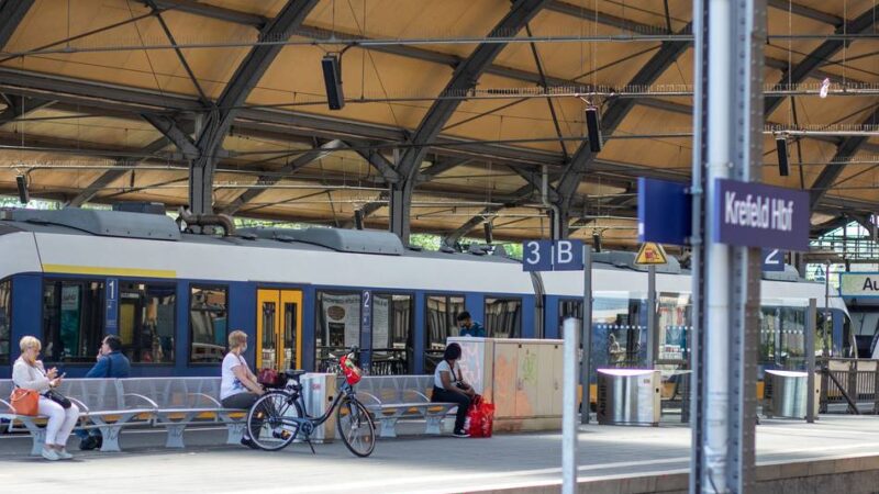 Ausfälle und Verspätungen beim RE10: Scheibe beim Niersexpress gerissen – Lage bei den Zügen bleibt angespannt