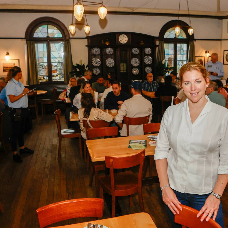 Traditionelles Martinsessen in Krefeld: Brust oder Keule – Was die Martinsgans in dieser Saison kostet