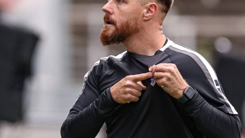 „Die kommen jetzt alle von der Maloche“: Zweimal Drama und ein TV-Auftritt für Ex-KFC-Trainer