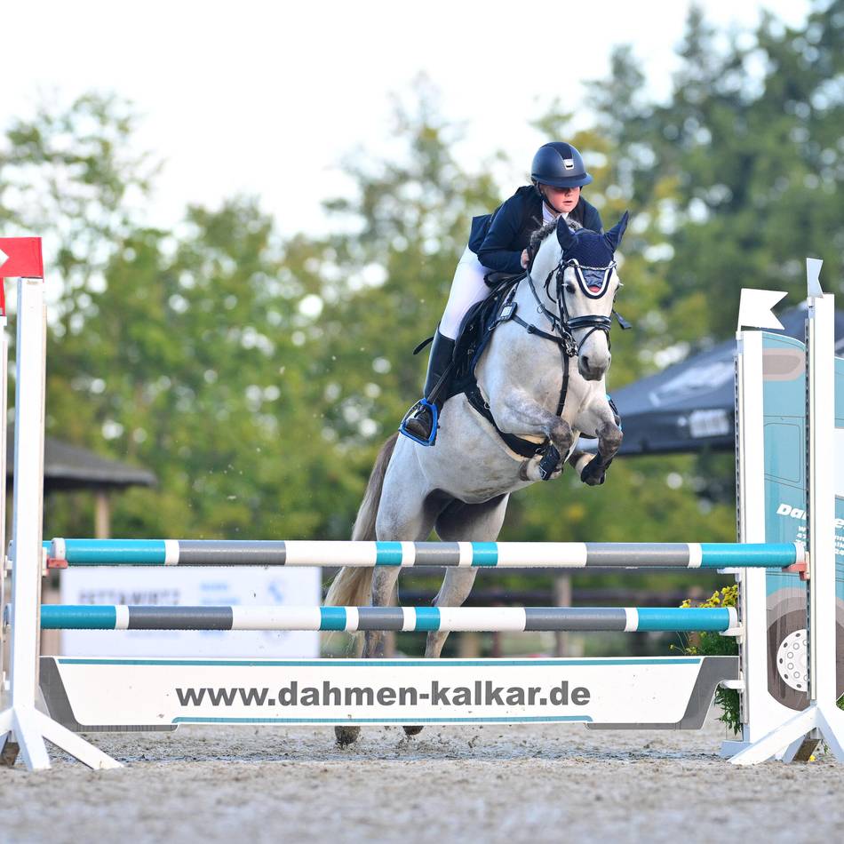 Ponyspringturnier auf dem Tünglerhof: Carolin Lamers gewinnt in Xanten packendes Stechen