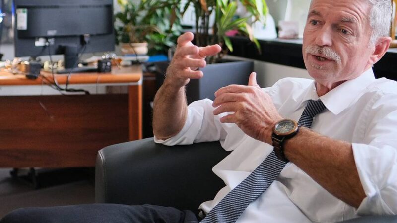 Wie die Amtszeit von Bürgermeister Michael Beck endet: Stabübergaben im Rathaus Heiligenhaus