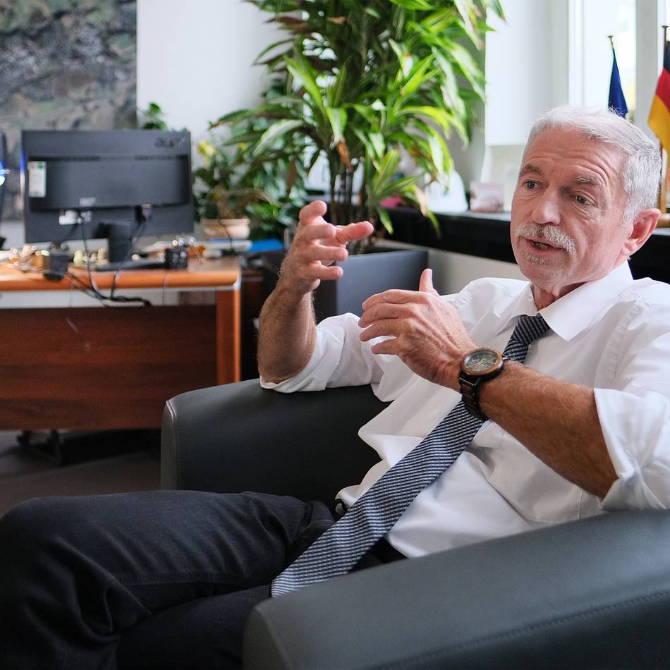 Wie die Amtszeit von Bürgermeister Michael Beck endet: Stabübergaben im Rathaus Heiligenhaus