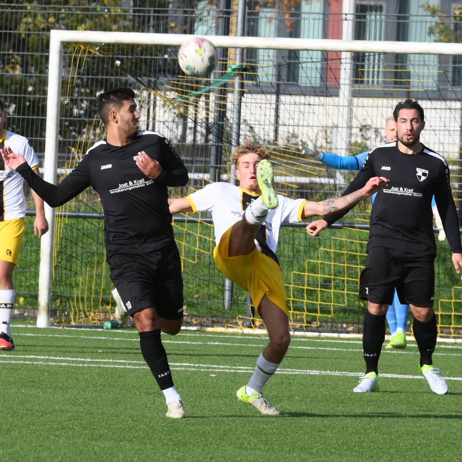 Dem Tabellenführer auf den Fersen: Sparta-Torjäger betreibt mit Siegtor Wiedergutmachung