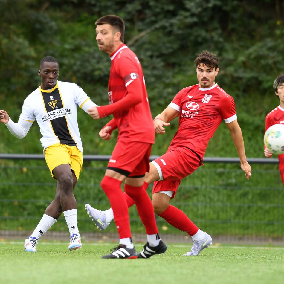 Drama in Wittlaer: Spektakuläres Spielende hält Eller 04 an der Spitze