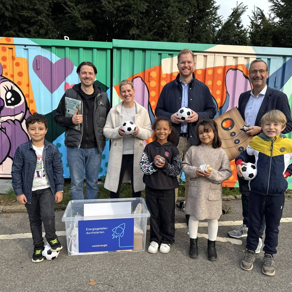 Übergabe an der Schule Schulstraße: So kommt richtig Schwung in den Grundschulalltag