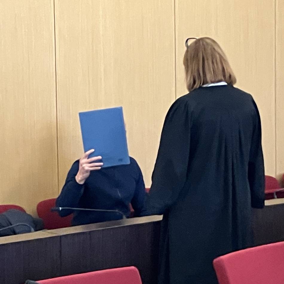 Prozess in Düsseldorf: Angriff mit Benzin und Nagelschere – 41-Jähriger muss ins Gefängnis