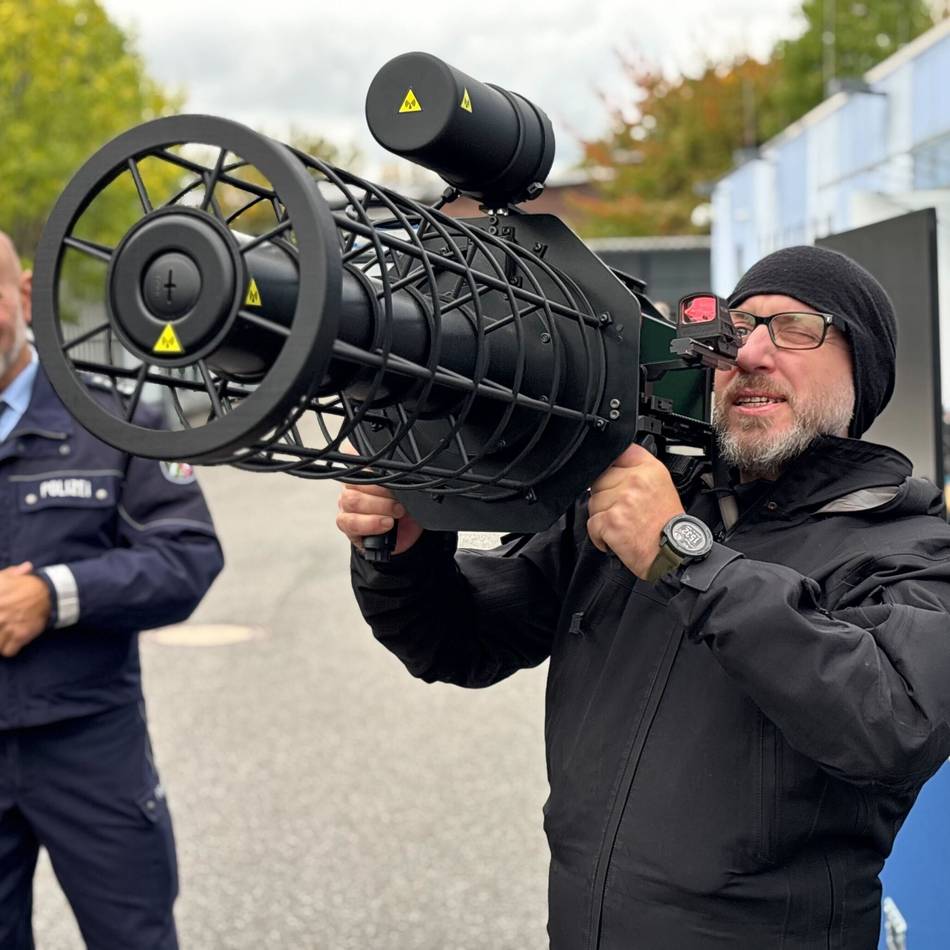 Möglichkeiten und Regeln: Wie die Polizei in NRW Drohnen vom Himmel holt