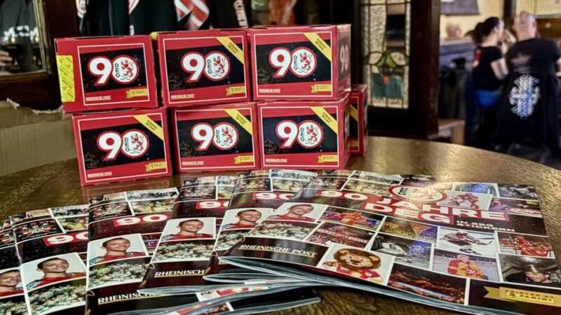 Aktion im Fattys Irish Pub: DEG stellt ihr neues Panini-Album vor – „Das ist Kindheit pur“