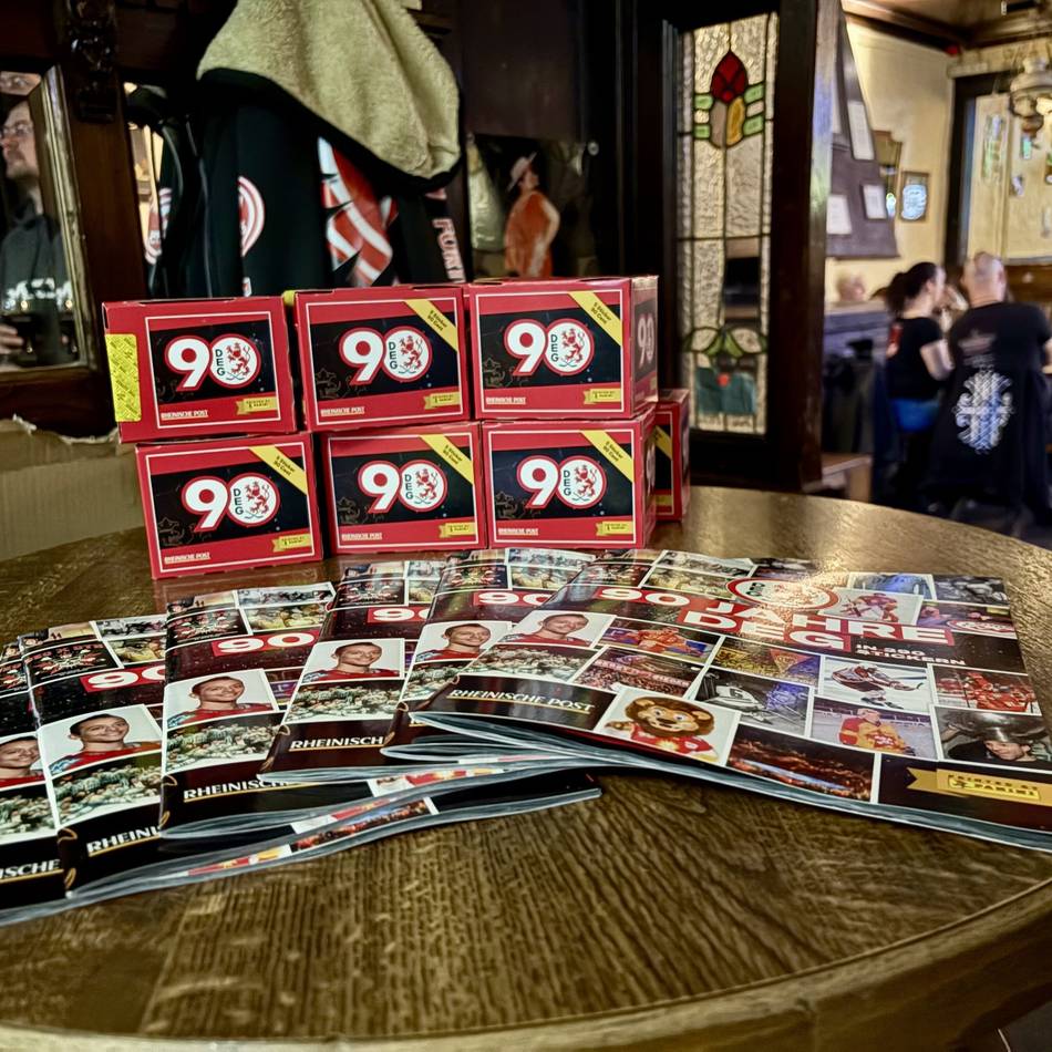 Aktion im Fattys Irish Pub: DEG stellt ihr neues Panini-Album vor – „Das ist Kindheit pur“