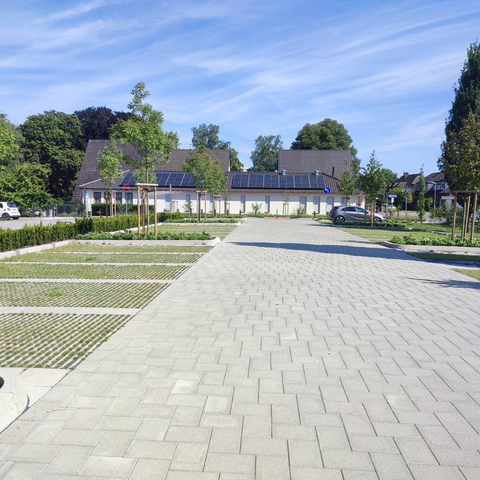 Parkfriedhof Dinslaken: RVR zeichnet Parkplatz als „nachahmungswürdig und beispielhaft“ aus