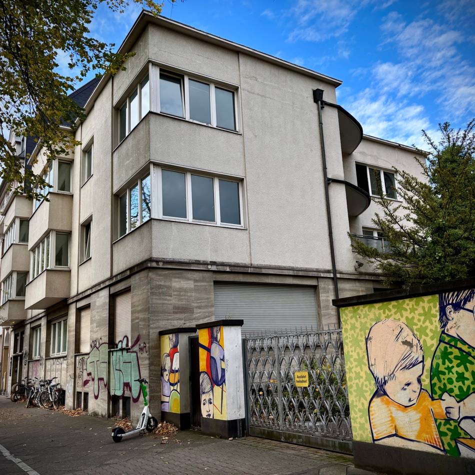 Ungewöhnliche Wohnkonzepte in Düsseldorf : So geht es mit dem alten Pfarrhaus an der Fischerstraße weiter