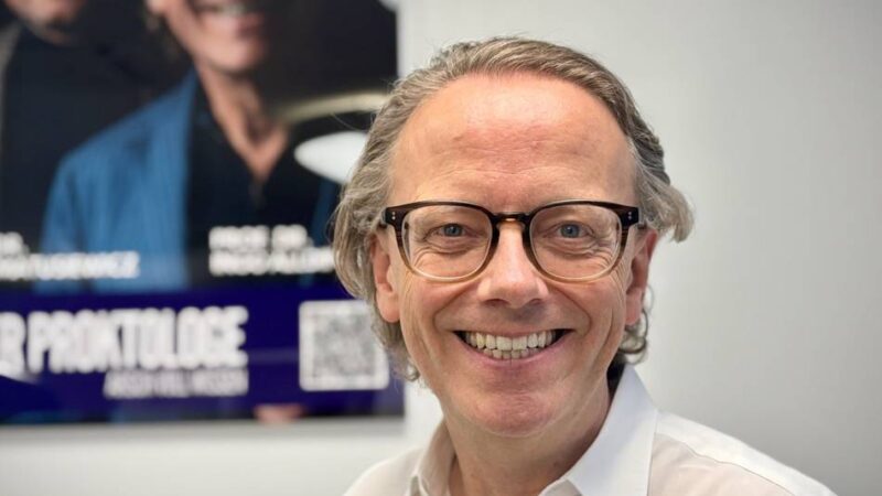 Mediziner aus Düsseldorf: Der Po-Cast des Proktologen – Dr. Alldinger bricht mit einem Tabu