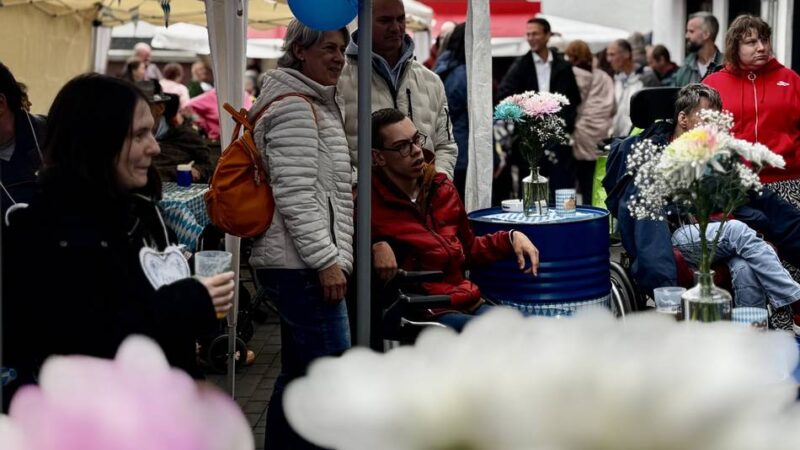 Betreutes Wohnen in Langenfeld: Lebenshilfe feiert Eröffnung des Wohnhauses Gladbacher Straße