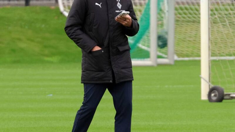 „Ich hoffe es, ja“: Schröder äußert sich zur Trainerfrage und Winter-Verstärkungen