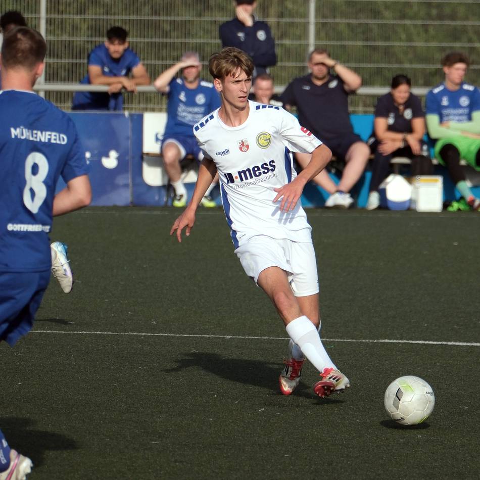 Ratinger Auswärtssieg: Hadzibajramovics Gala sorgt für den Paukenschlag der U23