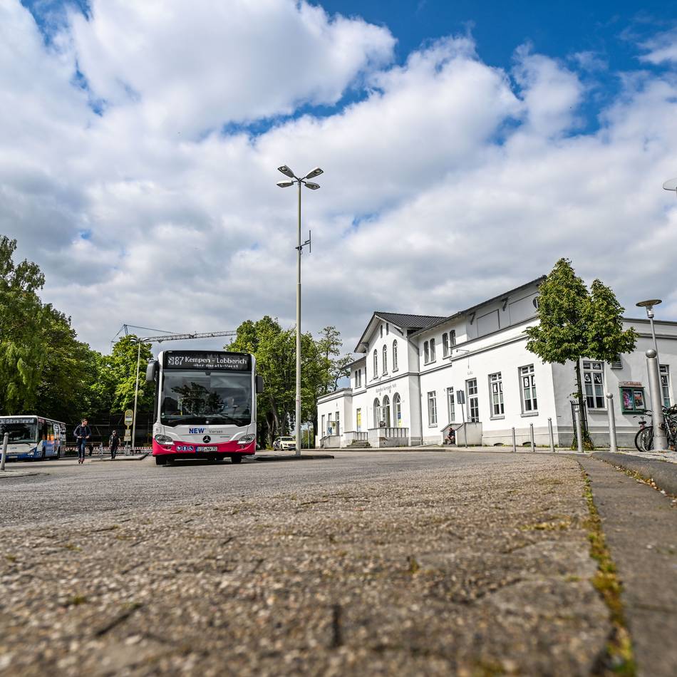 Mobilität in Kempen: VCD fordert besseren ÖPNV statt neuer Parkplätze