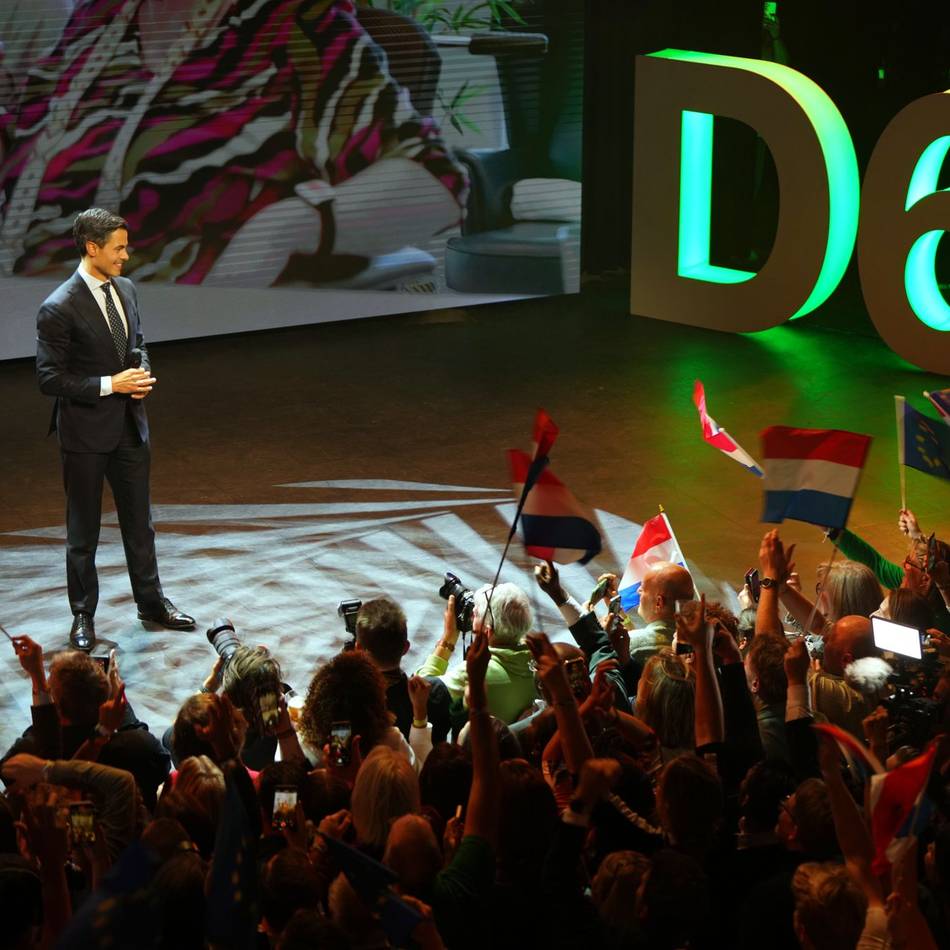 Parlamentswahl in den Niederlanden: Mitte-links-Partei liegt laut Hochrechnung gleichauf mit Wilders