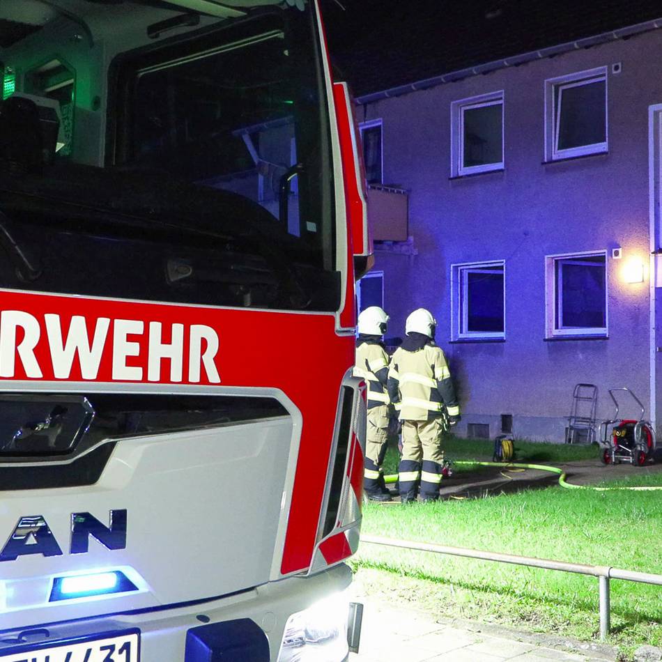 Einsatz in Hilden: Feuerwehr löscht nächtlichen Zimmerbrand