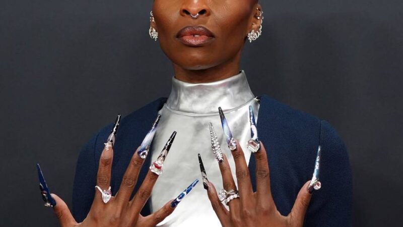 Leute: „Wicked“-Star Cynthia Erivo: „Ich liebe einen kahlen Kopf“