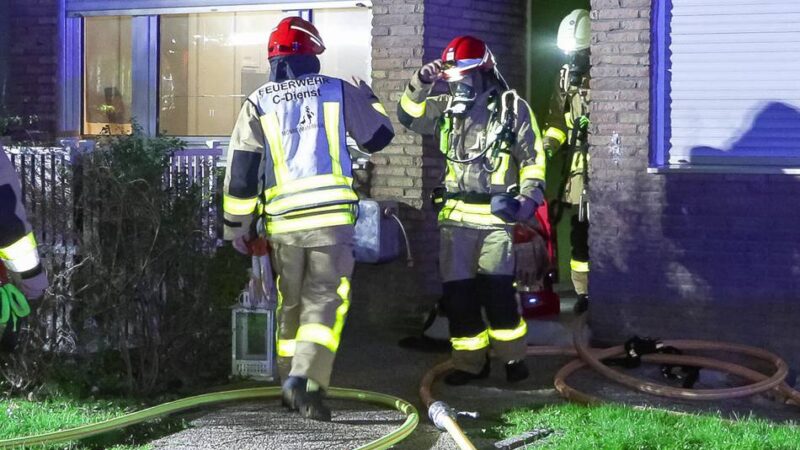 Feuerwehreinsatz in Monheim: Kellerbrand in Mehrfamilienhaus – Feuerwehr rettet vier Menschen