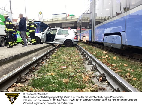 FW-M: Verkehrsunfall in der Innenstadt endet glimpflich (Neuhausen-Nymphenburg)