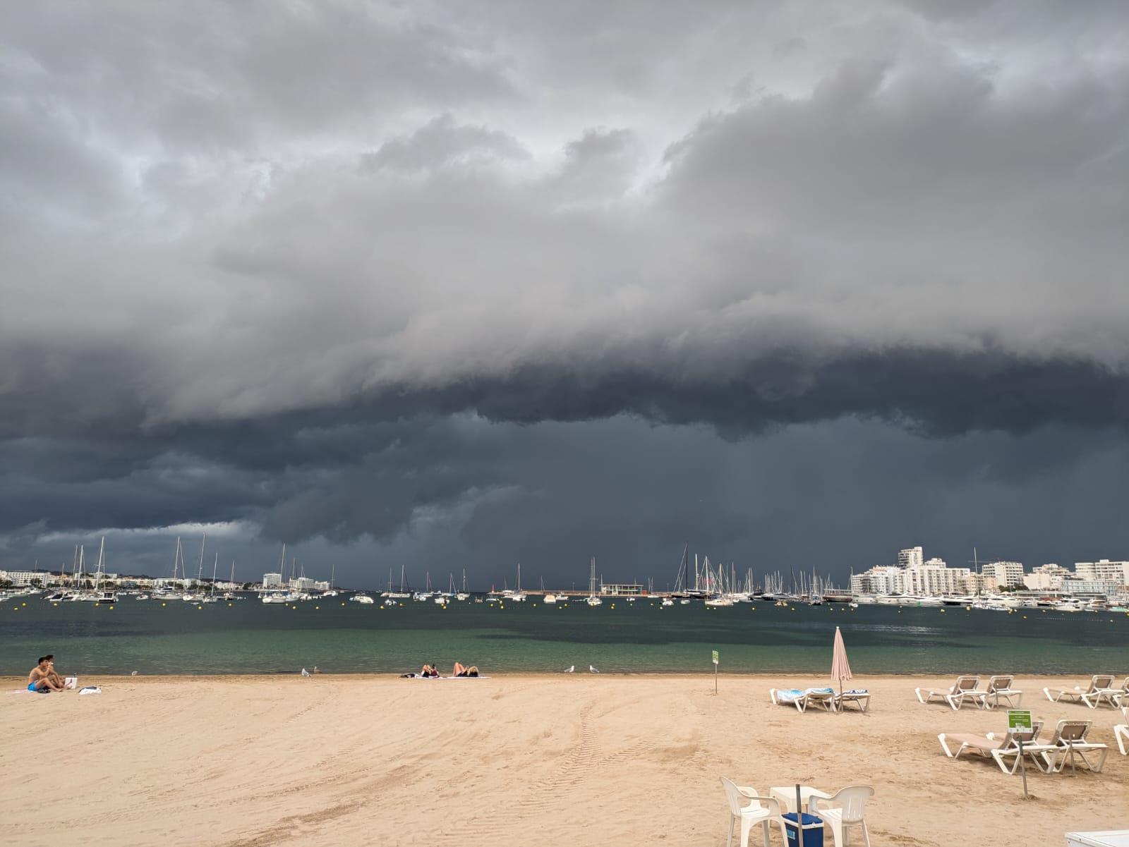 Jetzt kommen Starkregen, Gewitter und Hagel: Unwetterwarnung für ganz Mallorca herausgegeben