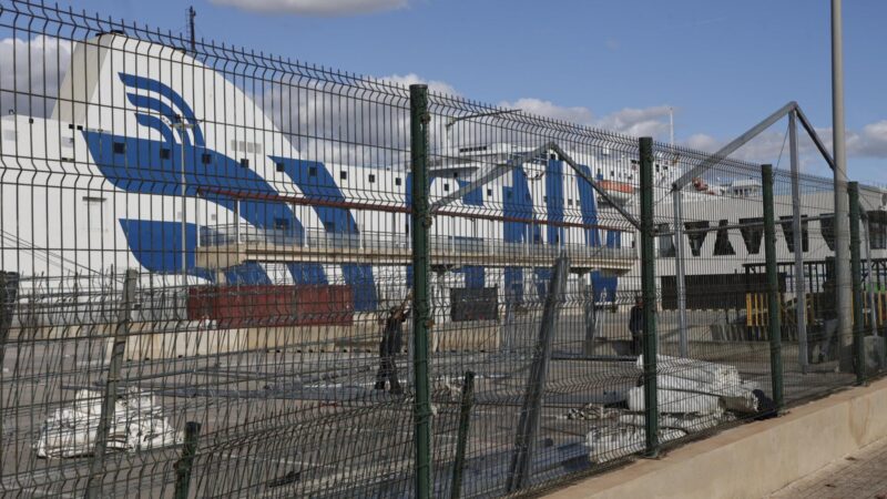 Im Hafen von Palma werden jetzt Notunterkünfte für illegale Migranten errichtet