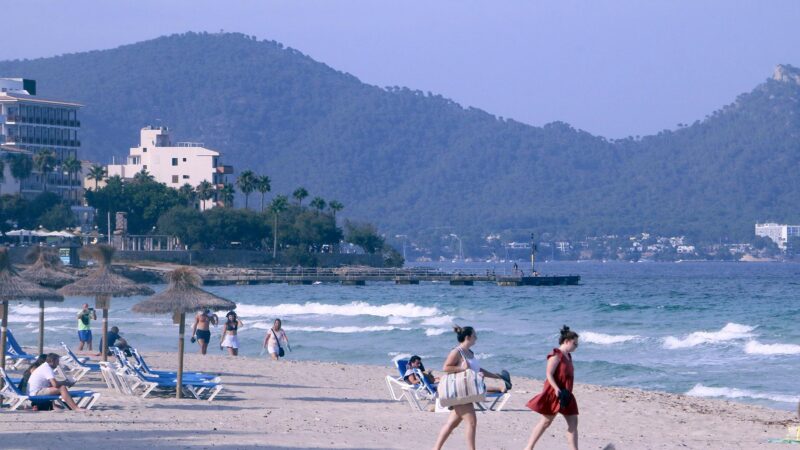 Wetterbericht für Cala Millor am 8. November 2025 – Mäßiger Regen erwartet!