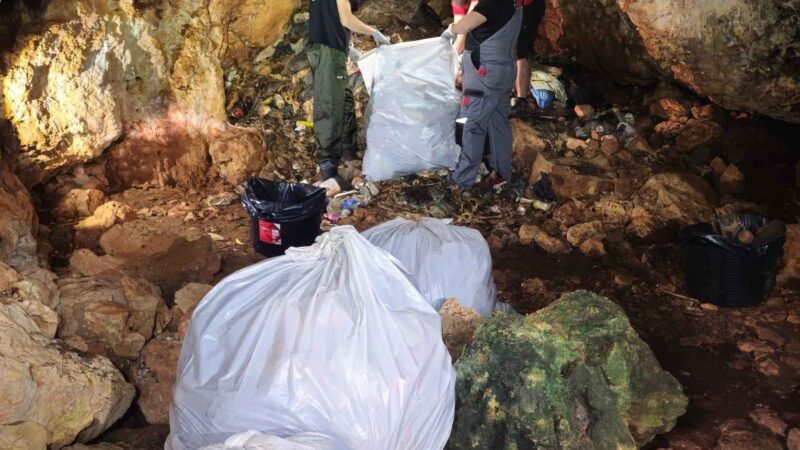 60 Meter lang und 28 Meter hoch: Wut und Gram wegen völlig zugemüllter Höhle auf Mallorca