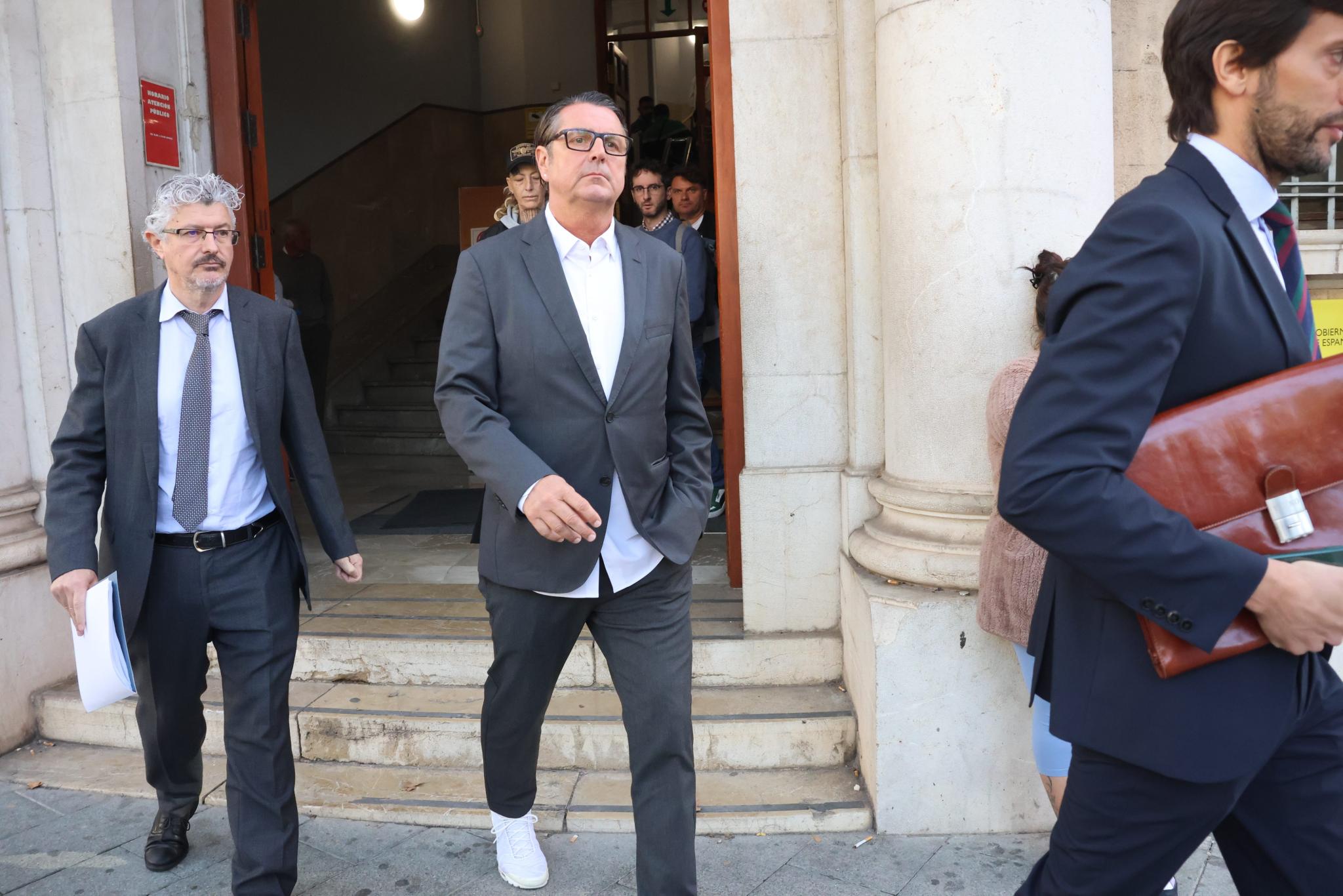 Einsturz-Tragödie mit vier Toten auf Mallorca: Was der Betreiber des Medusa Beach Clubs jetzt vor Gericht ausgesagt hat