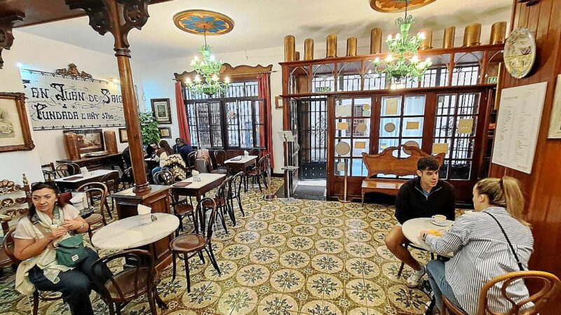325 Jahre und noch immer proper: Dieses Traditionscafé in Palma wird Sie elektrisieren!