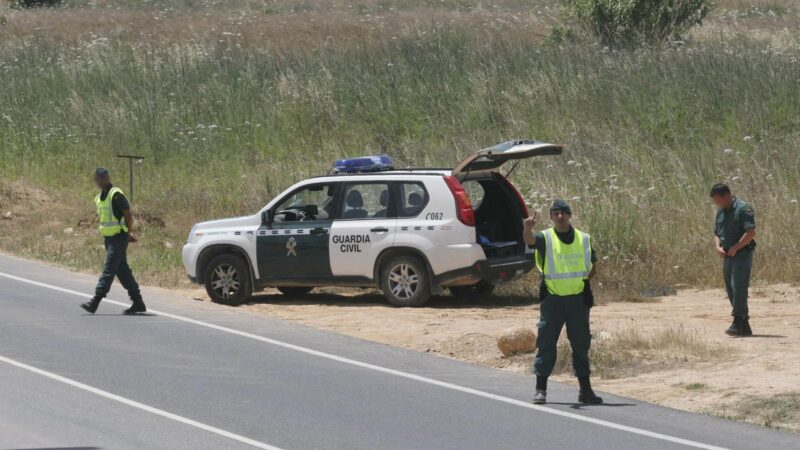 Untergetaucht auf Mallorca: Gefährlicher Krimineller flieht in Handschellen aus Guardia-Civil-Auto