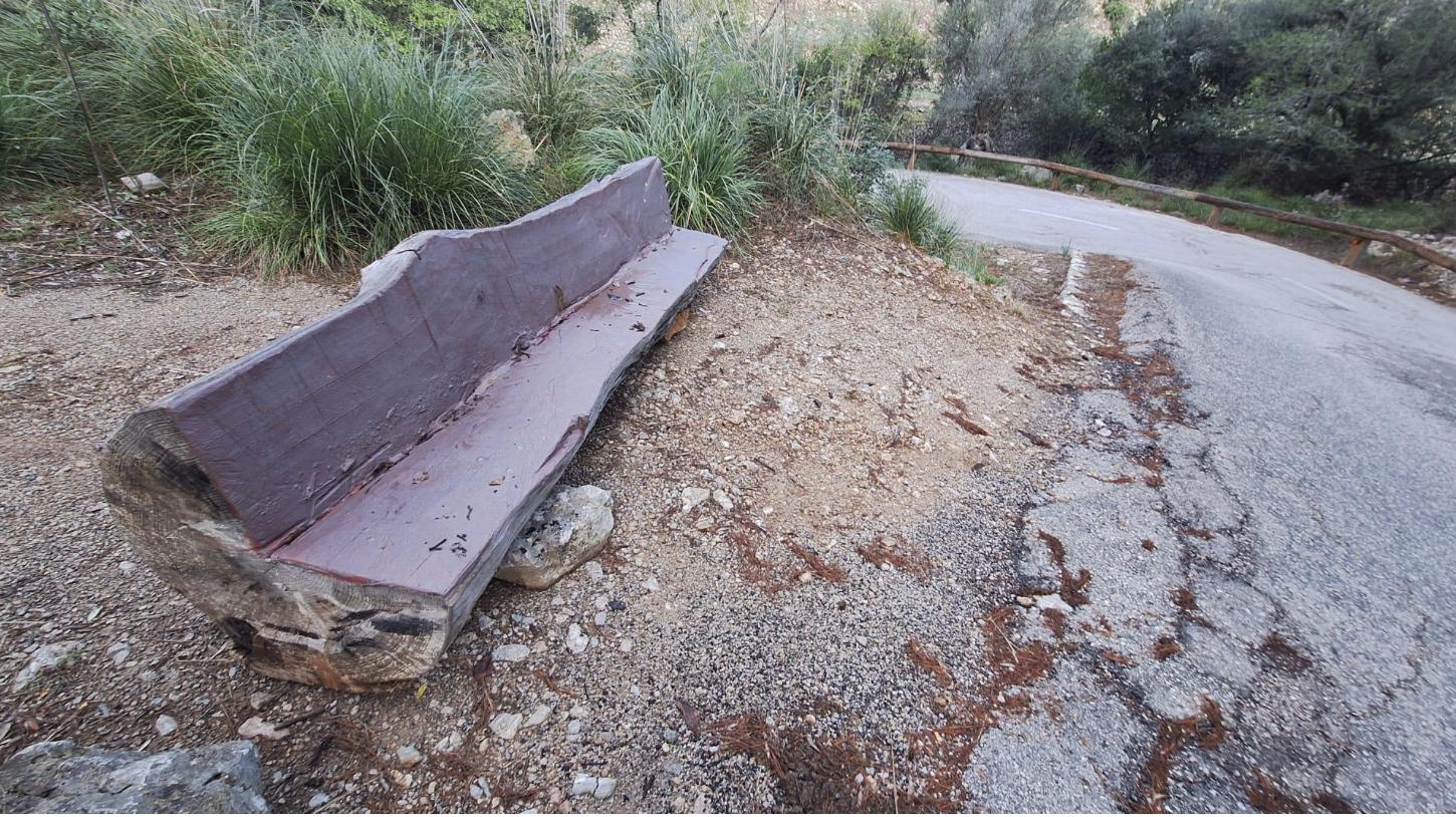 Wie aus dem Nichts aufgetaucht: Was es mit den massiven Holzbänken in Bunyola auf sich hat