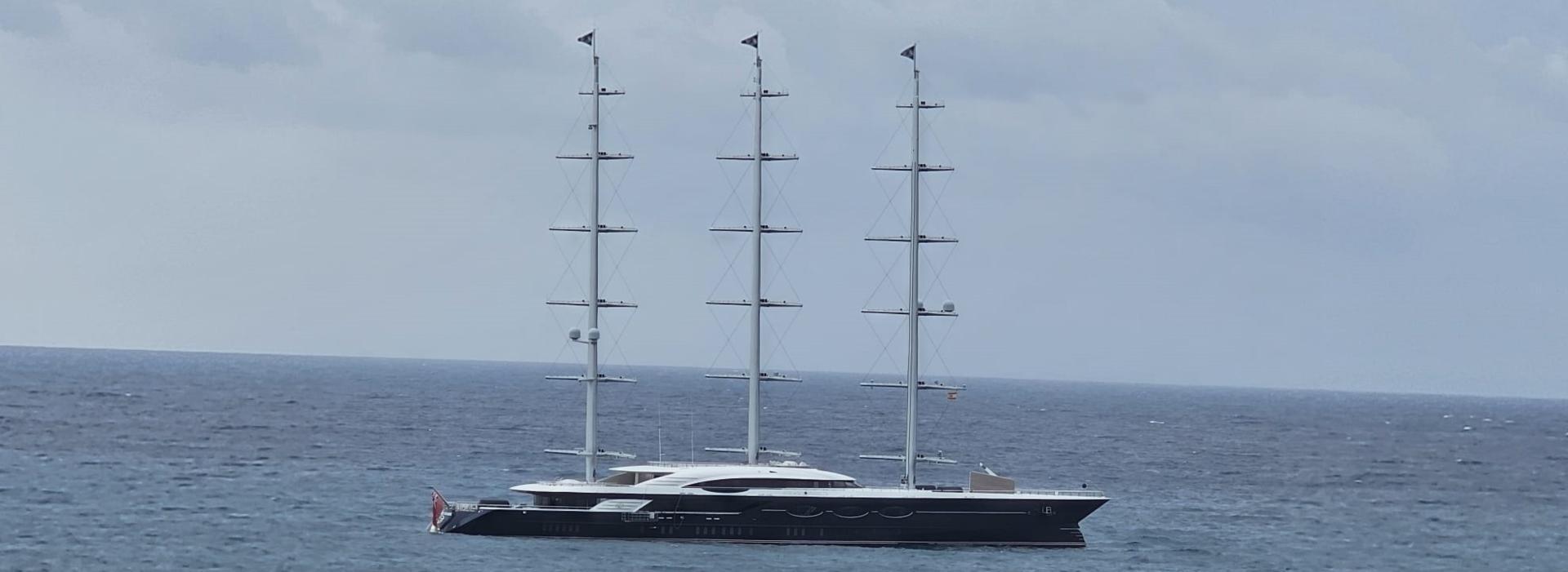 Luxuriös und modern: Giga-Segelyacht eines Russen-Milliardärs vor Mallorca gesichtet