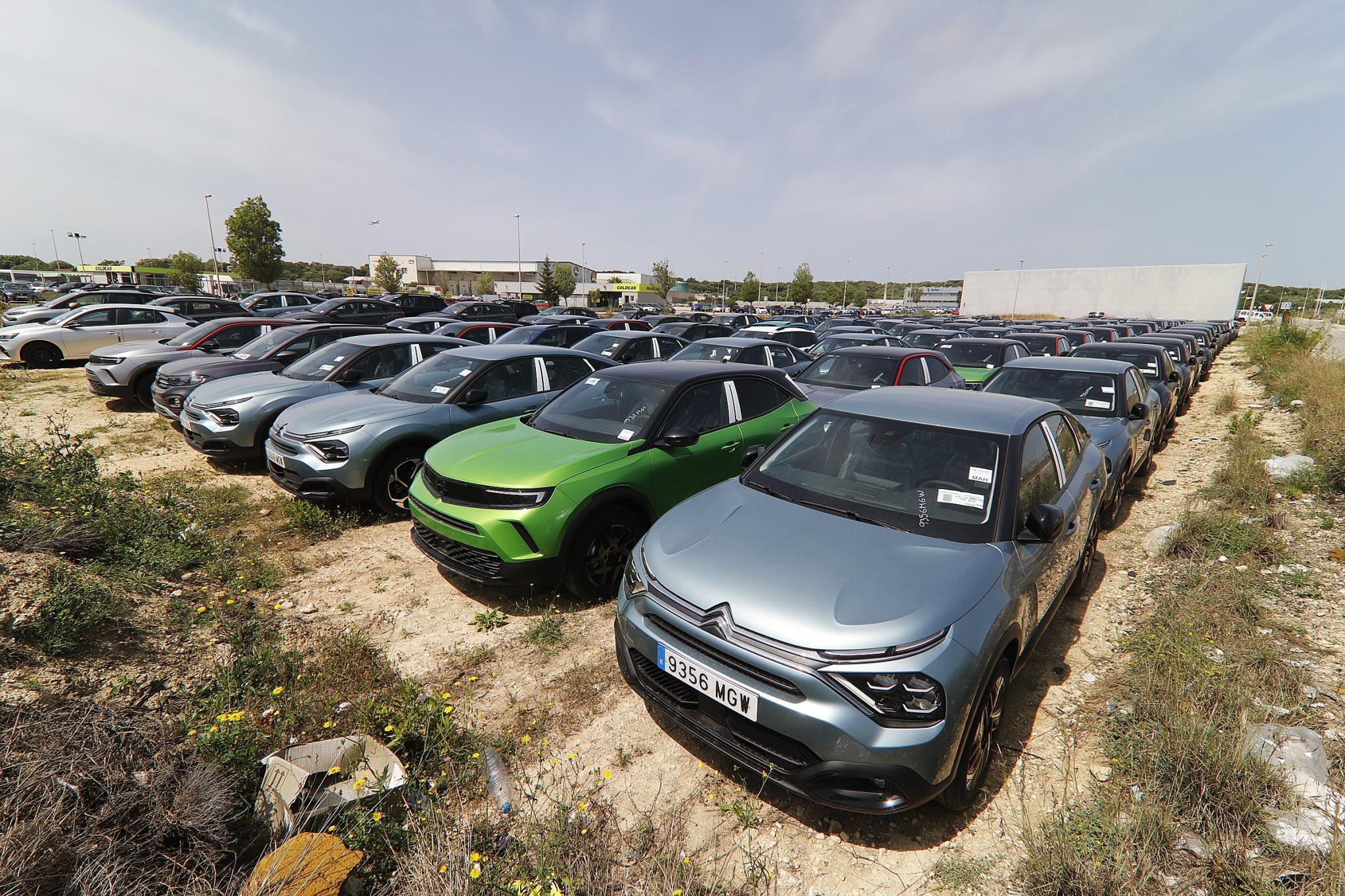 Mietwagen am Mallorca-Flughafen: Deutsche Touristen erheben schwere Vorwürfe gegen Firmen