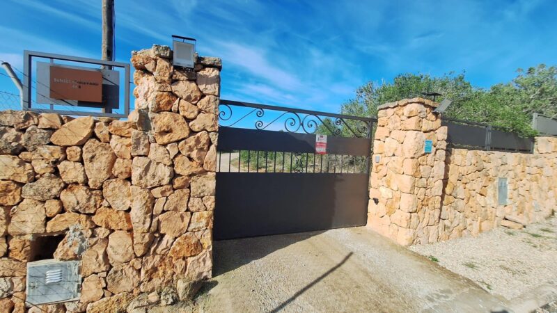 Nackte und schreiende Deutsche in Luxusanwesen auf Mallorca bringen Anwohner zur Verzweiflung